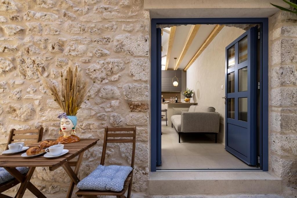 Studio flat with terrace Hvar (AS-25475-a)