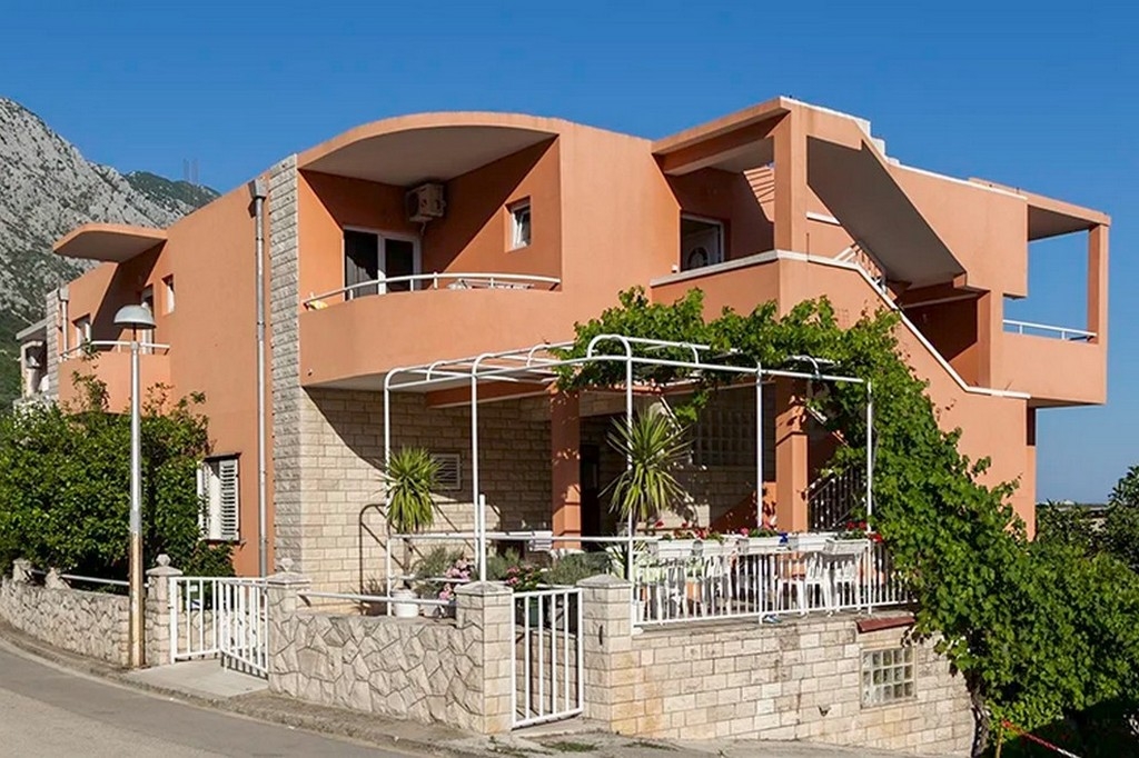 Two bedroom apartment with balcony and sea view Igrane, Makarska (A-25486-a)