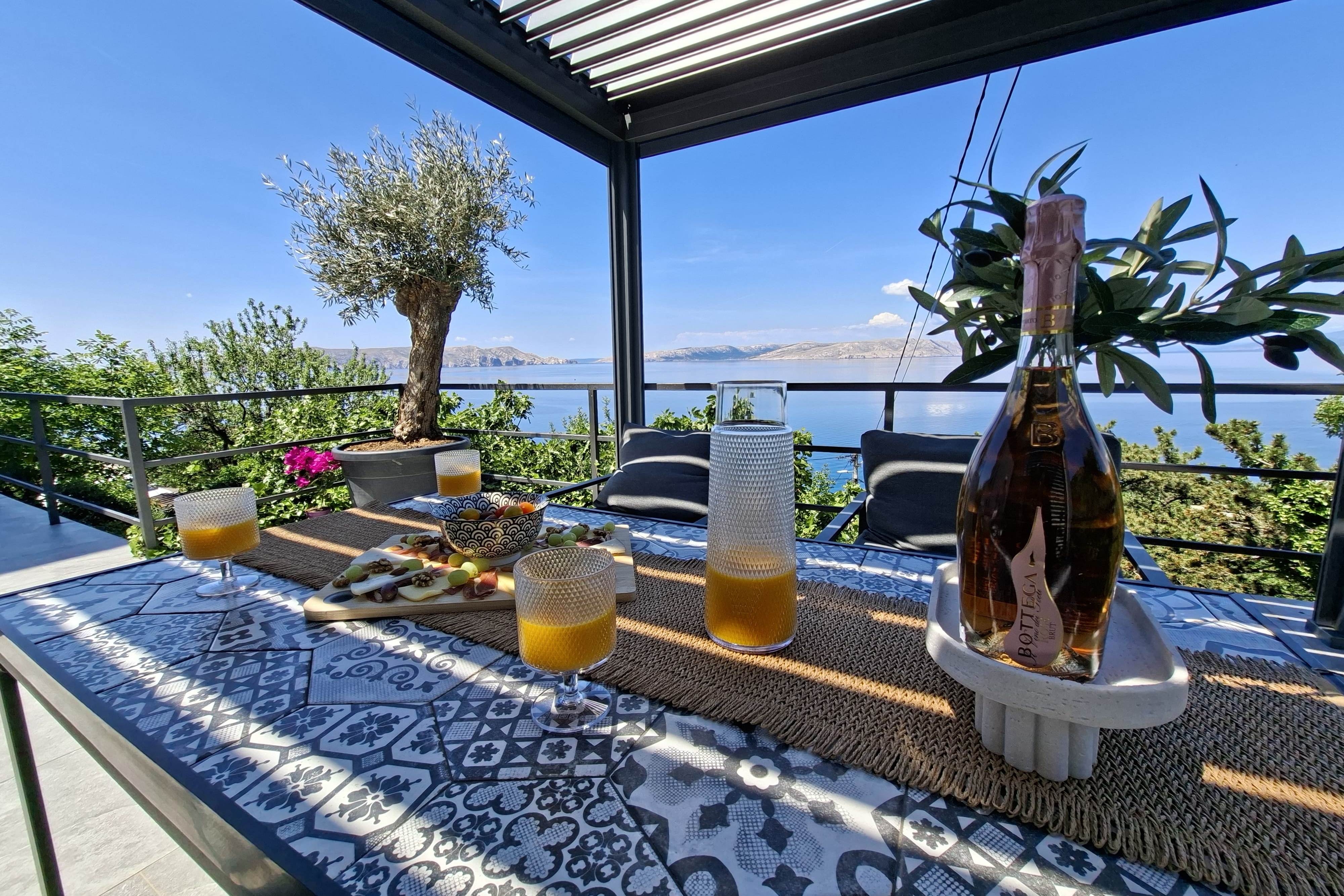 Appartement de deux chambres avec la terrasse et la vue sur le mer Sveti Juraj, Senj (A-25487-a)