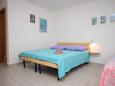 Umag, Bedroom in the studio-apartment, WiFi.