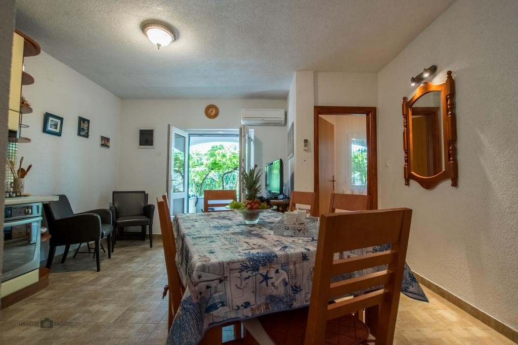 Appartement de trois chambres avec une piscine Okrug Donji, Ciovo (A-25498-c)
