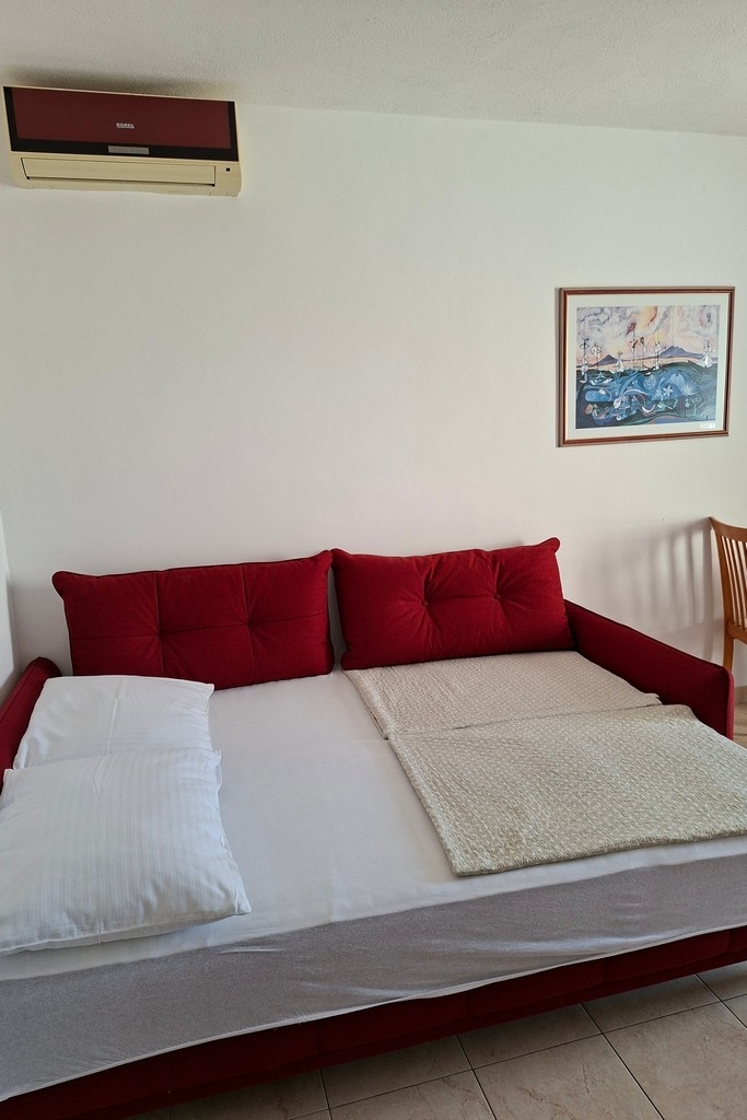 One bedroom apartment with terrace and sea view Lokva Rogoznica, Omiš (A-25499-a)