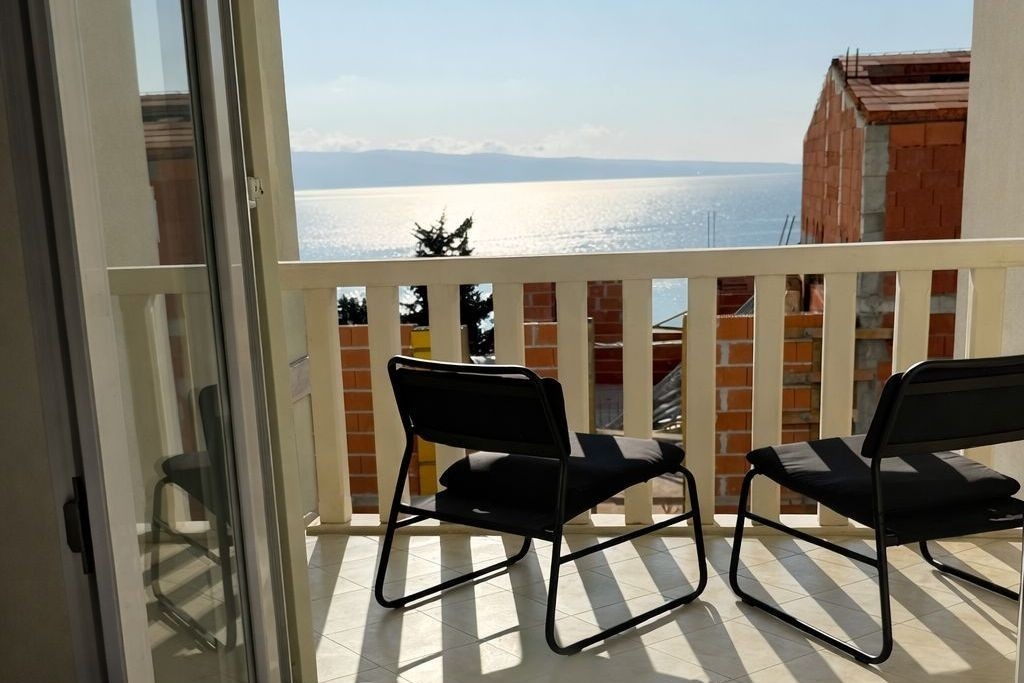 One bedroom apartment with terrace Nemira, Omiš (A-25512-a)