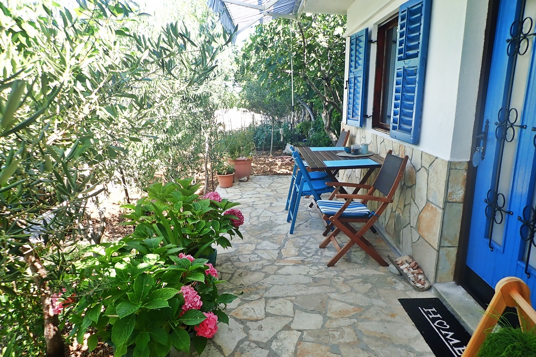 Studio flat near beach Barić Draga, Karlobag (AS-25516-a)