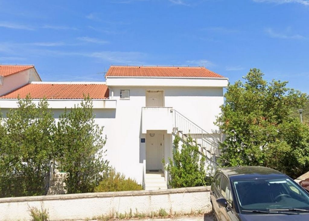 Two bedroom apartment with balcony Nečujam, Šolta (A-25529-a)