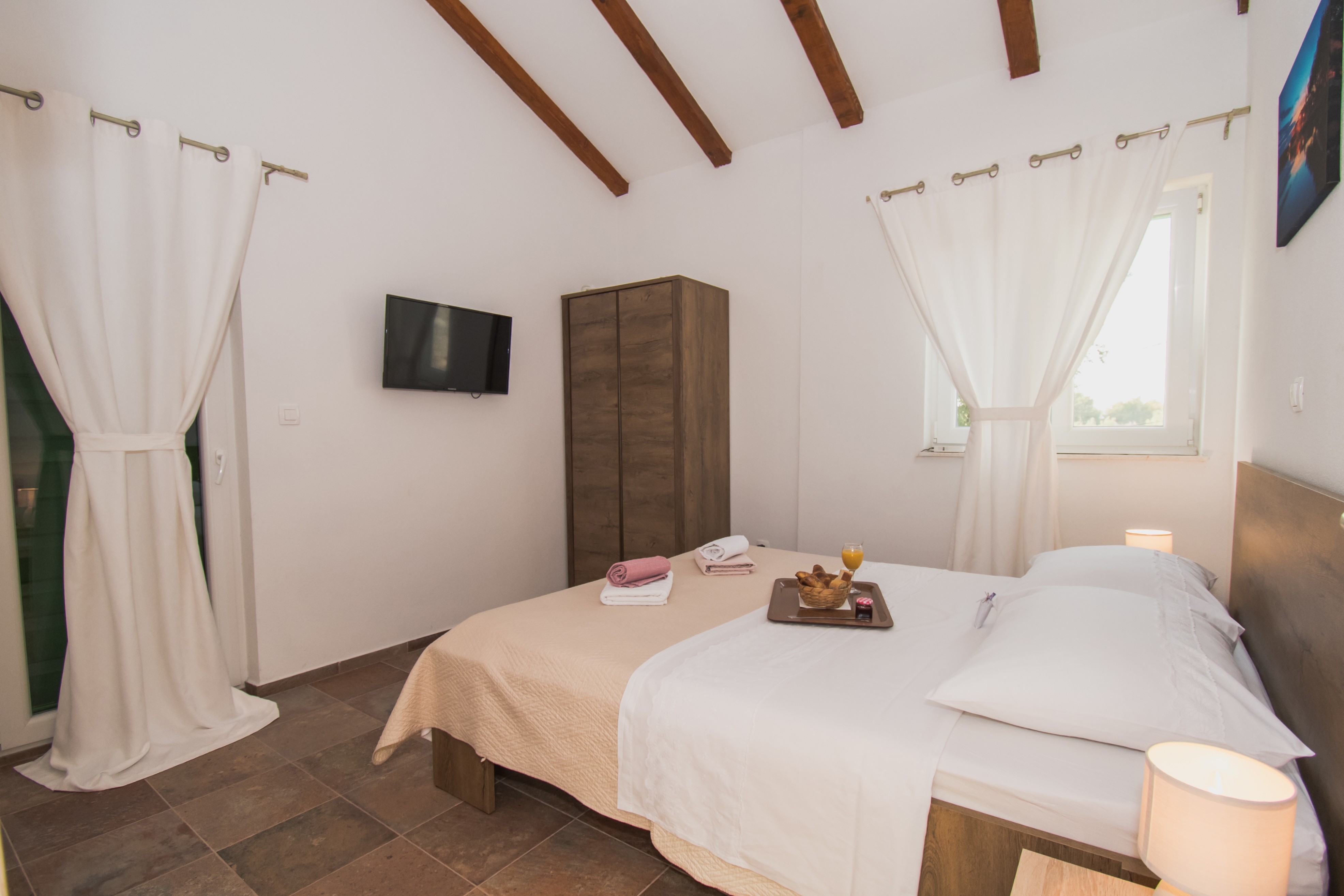 Room with terrace Pirovac, Šibenik (S-25538-a)