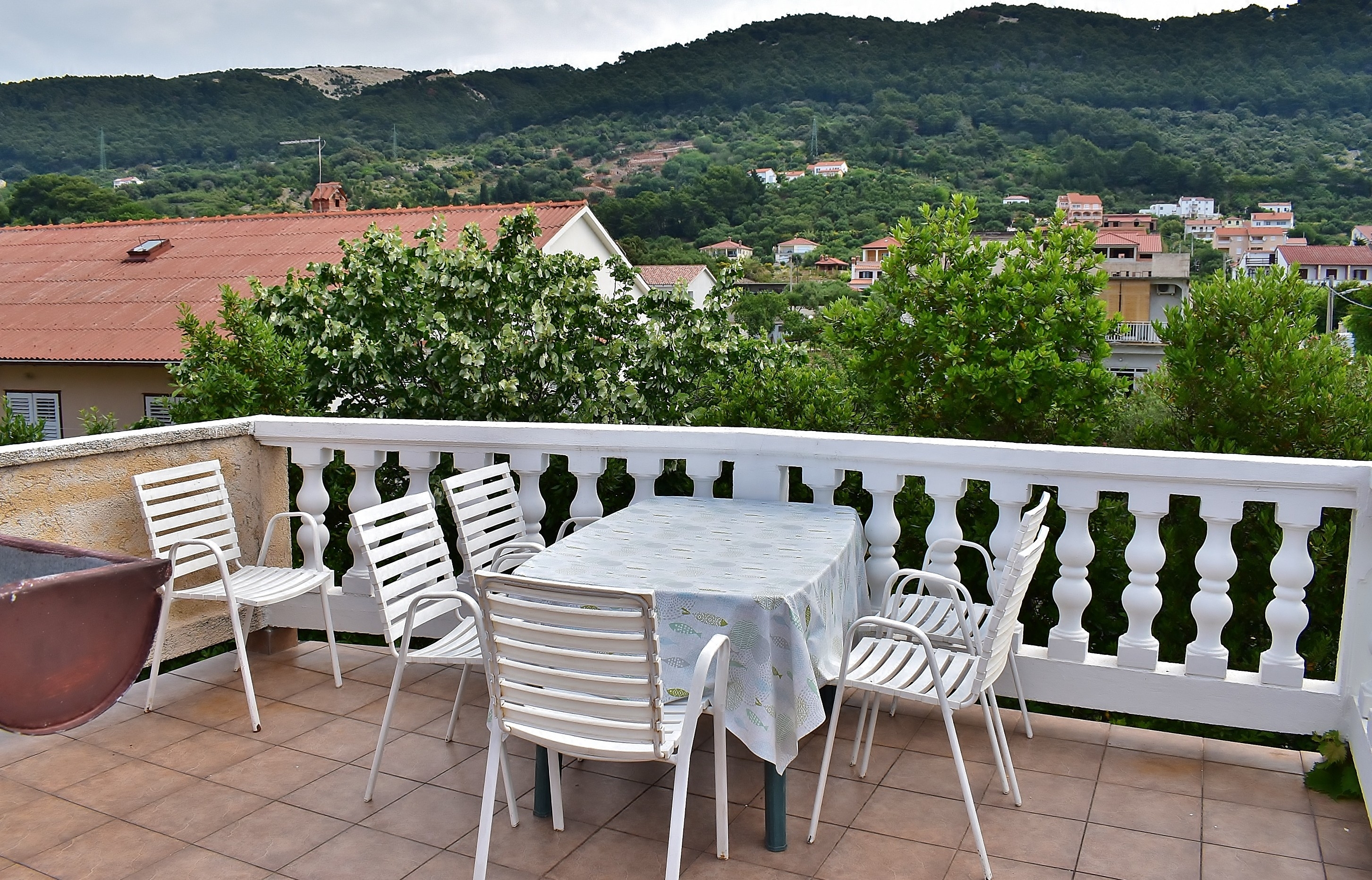 Two bedroom apartment with balcony and sea view Banjol, Rab (A-25541-c)