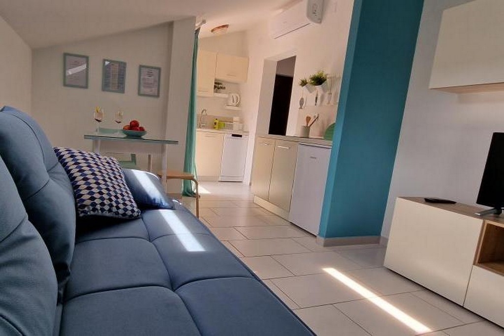 One bedroom apartment with balcony Biograd na Moru, Biograd (A-25555-b)