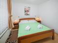 Zambratija, Slaapkamer 2 in the apartment, (pet friendly) en WiFi.