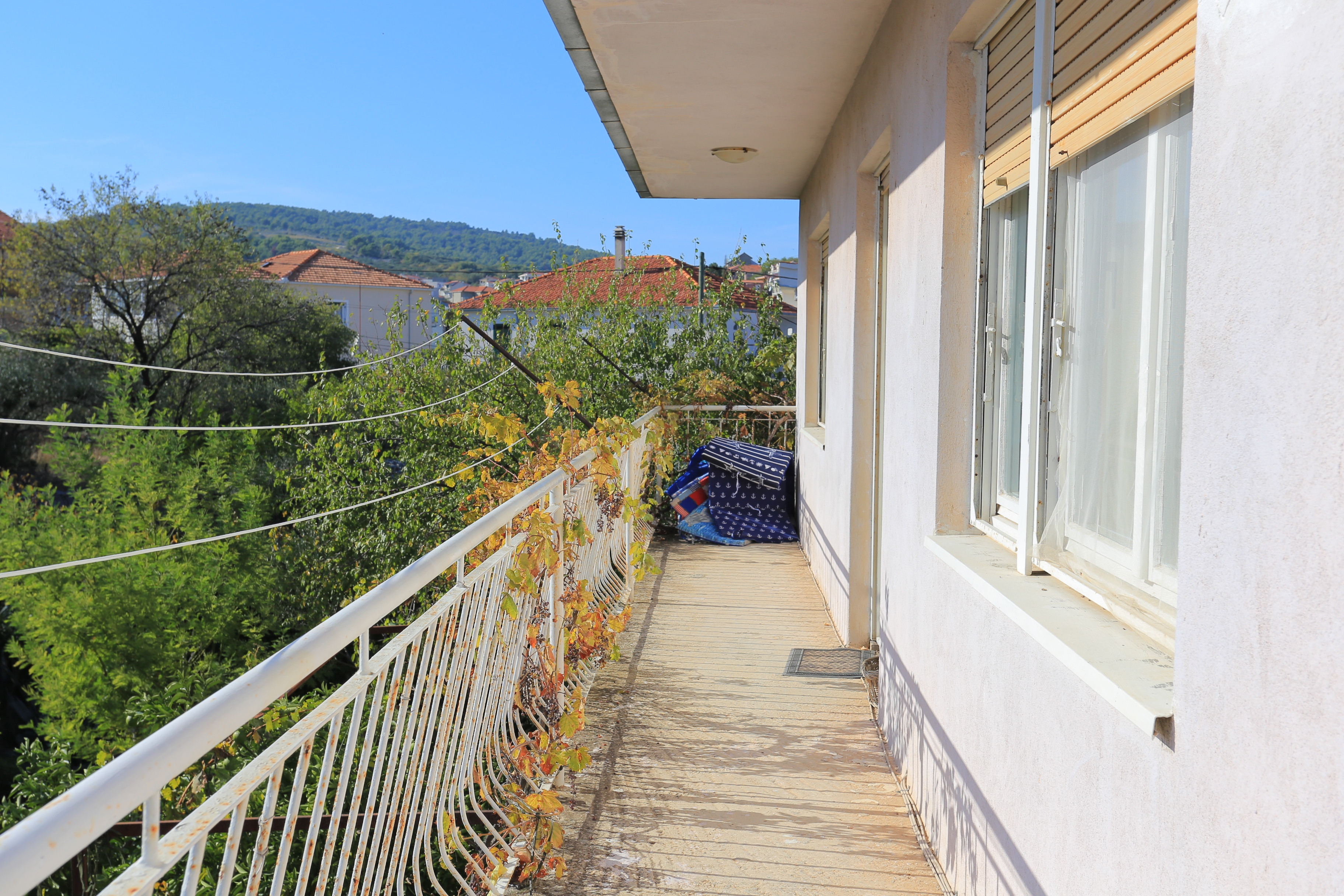 Three bedroom apartment with terrace Slatine, Čiovo  A-a