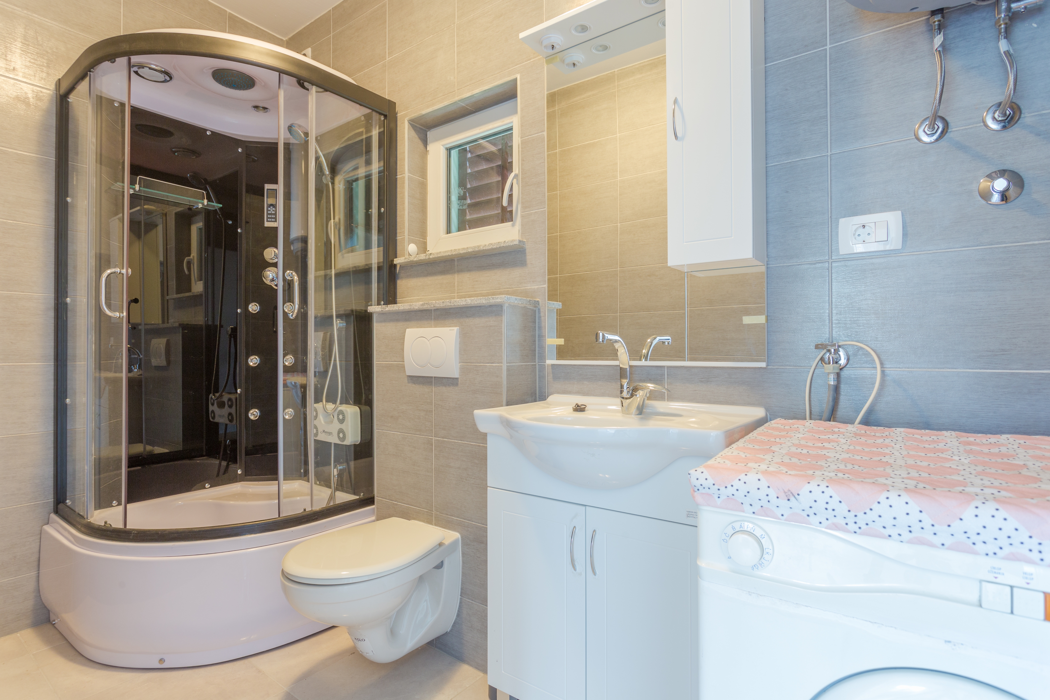Three bedroom apartment with terrace Slatine, Čiovo  A-a