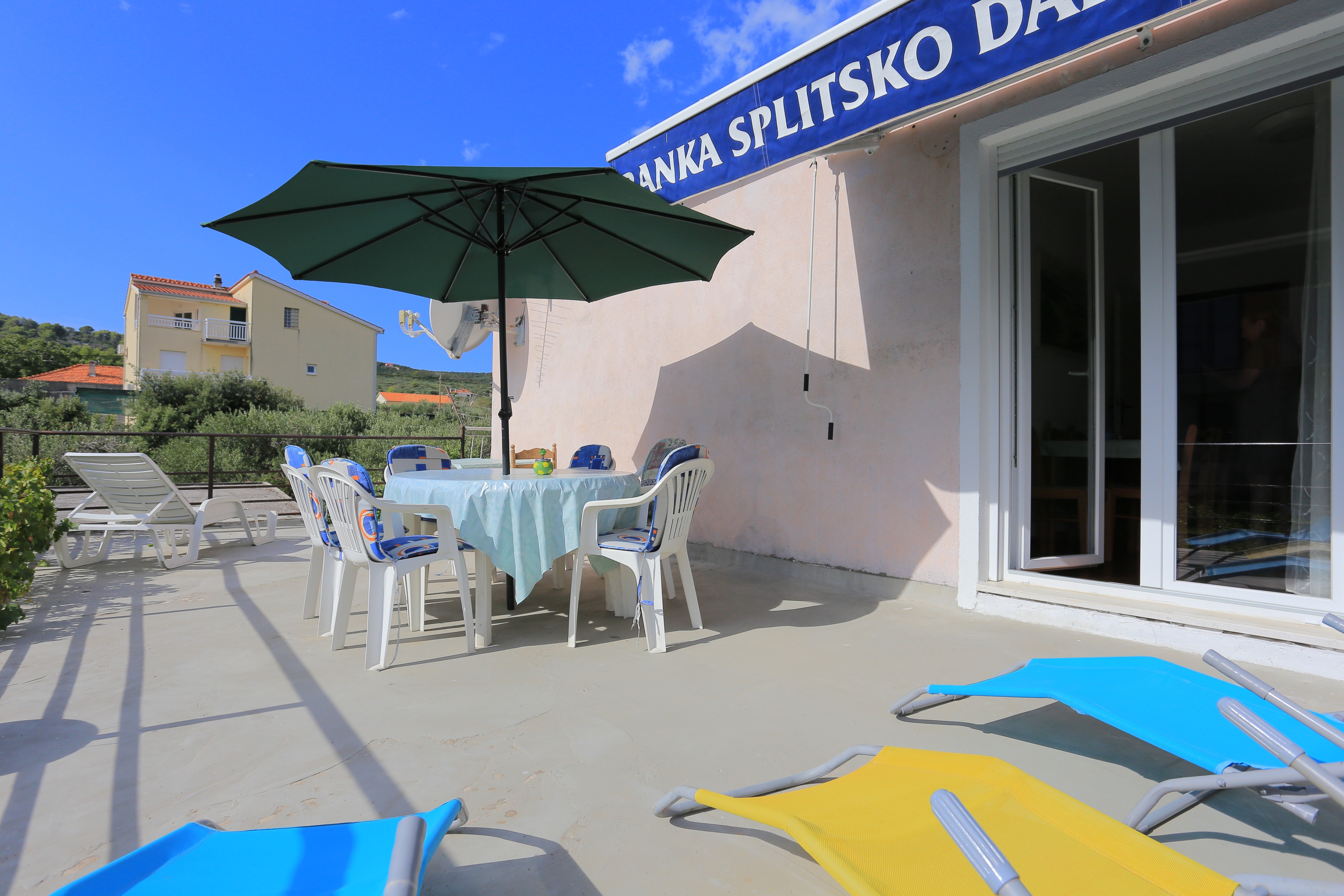 Three bedroom apartment with terrace Slatine, Čiovo  A-a