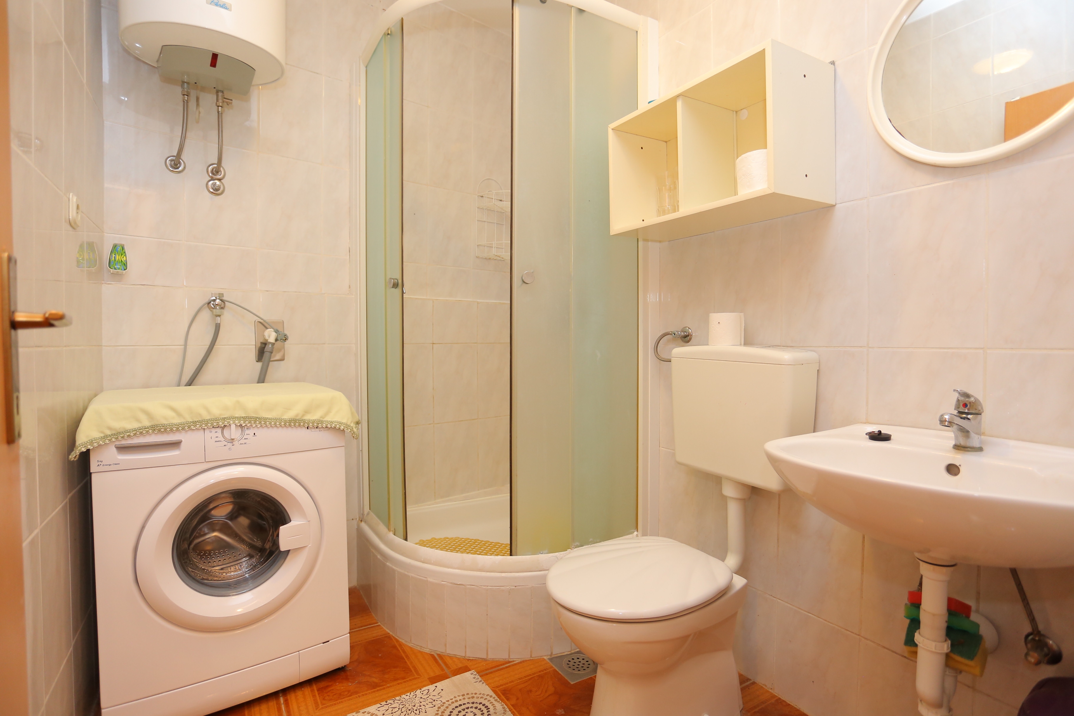 One bedroom apartment with terrace Slatine, Čiovo  A-b