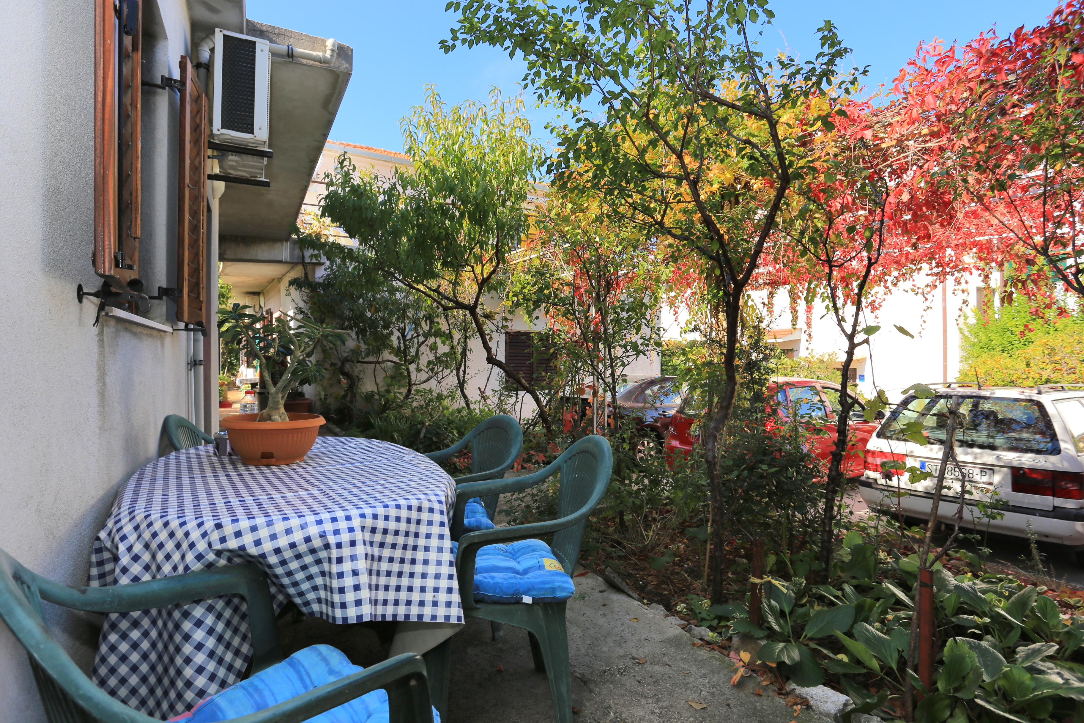 One bedroom apartment with terrace Slatine, Čiovo  A-b