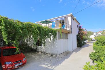 Property Slatine, Čiovo, Property 2566 - Apartments with pebble beach.