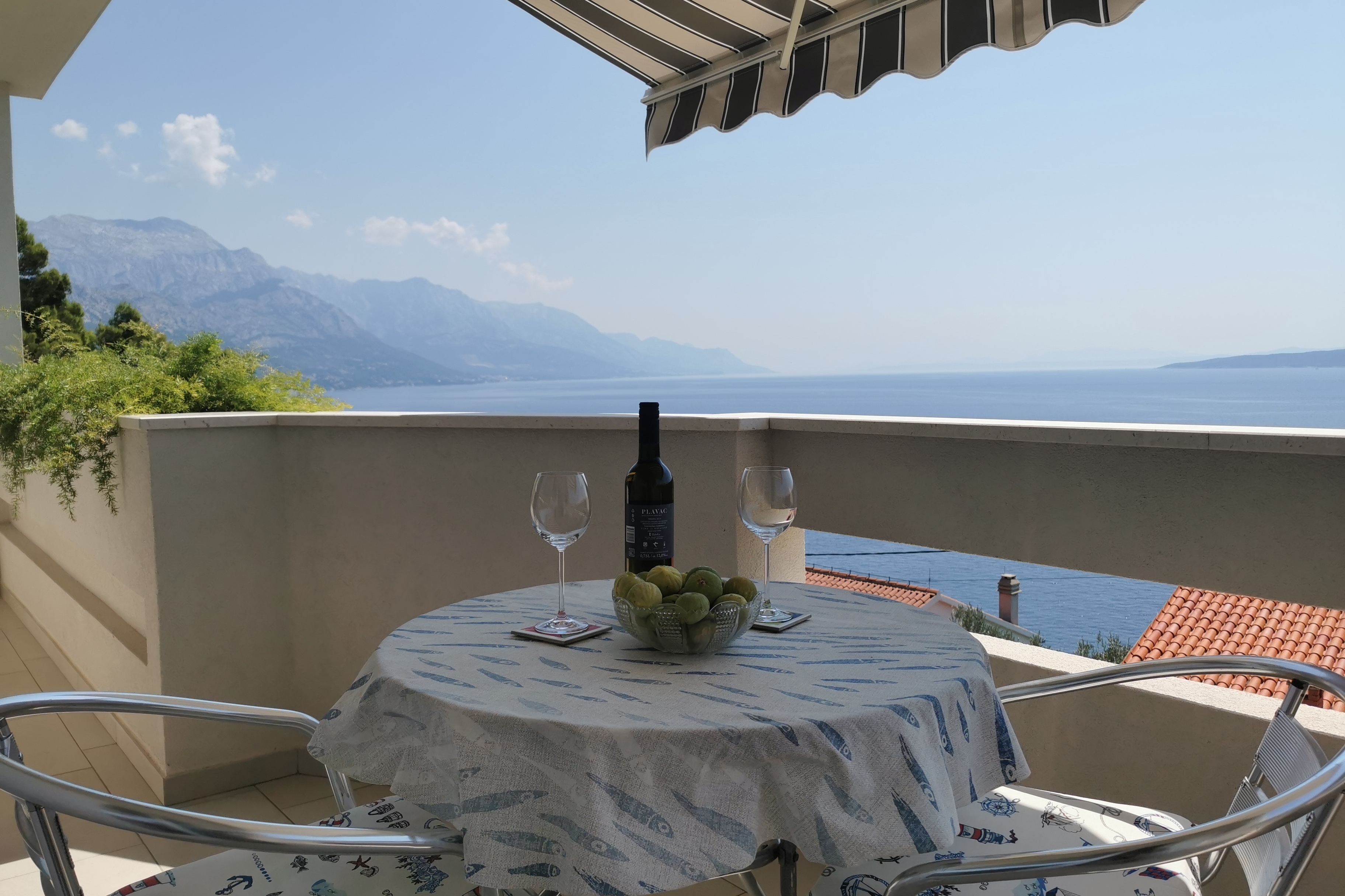 Two bedroom apartment with balcony and sea view Marušići, Omiš (A-25687-a)