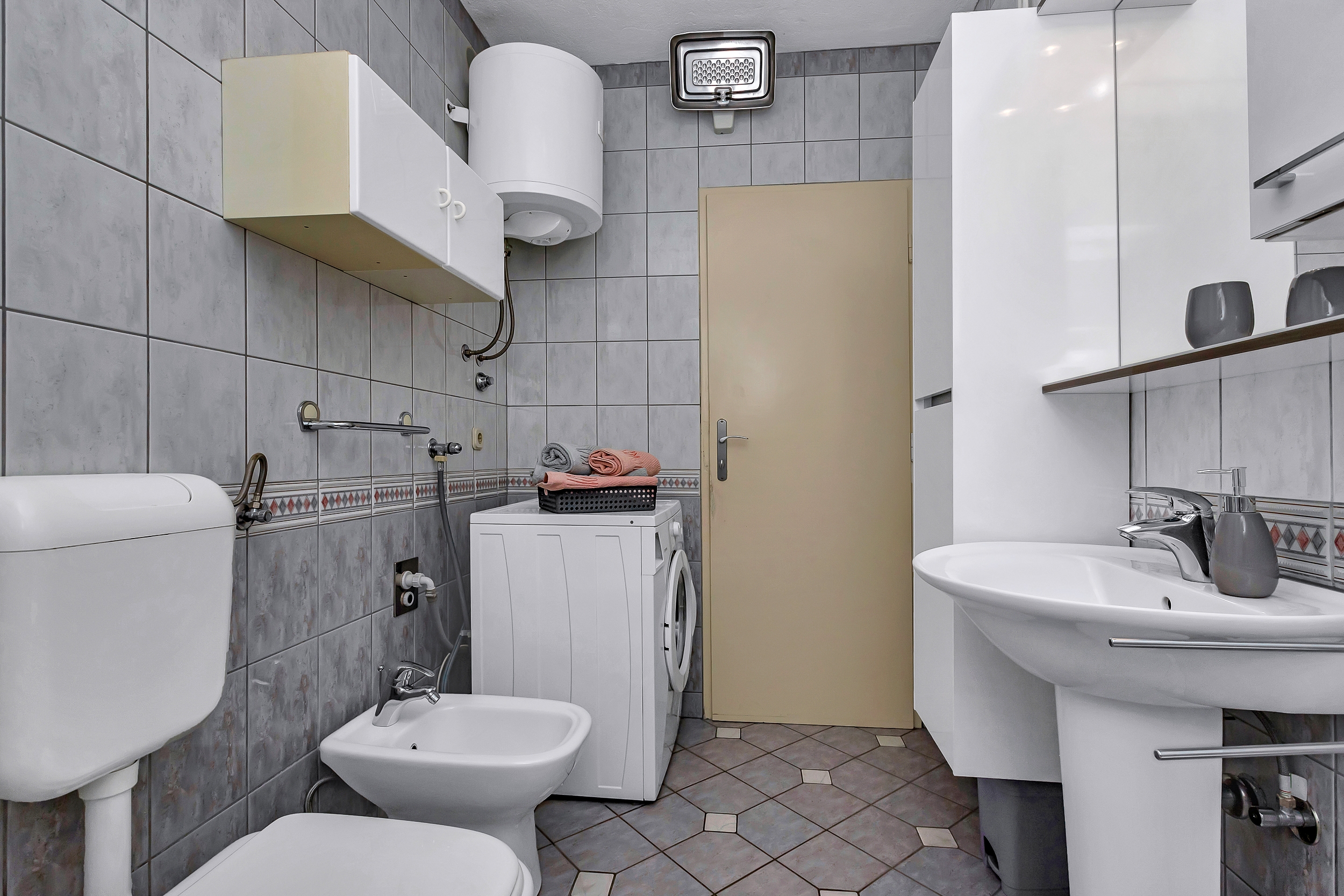 One bedroom apartment near beach Baška Voda, Makarska  A-a