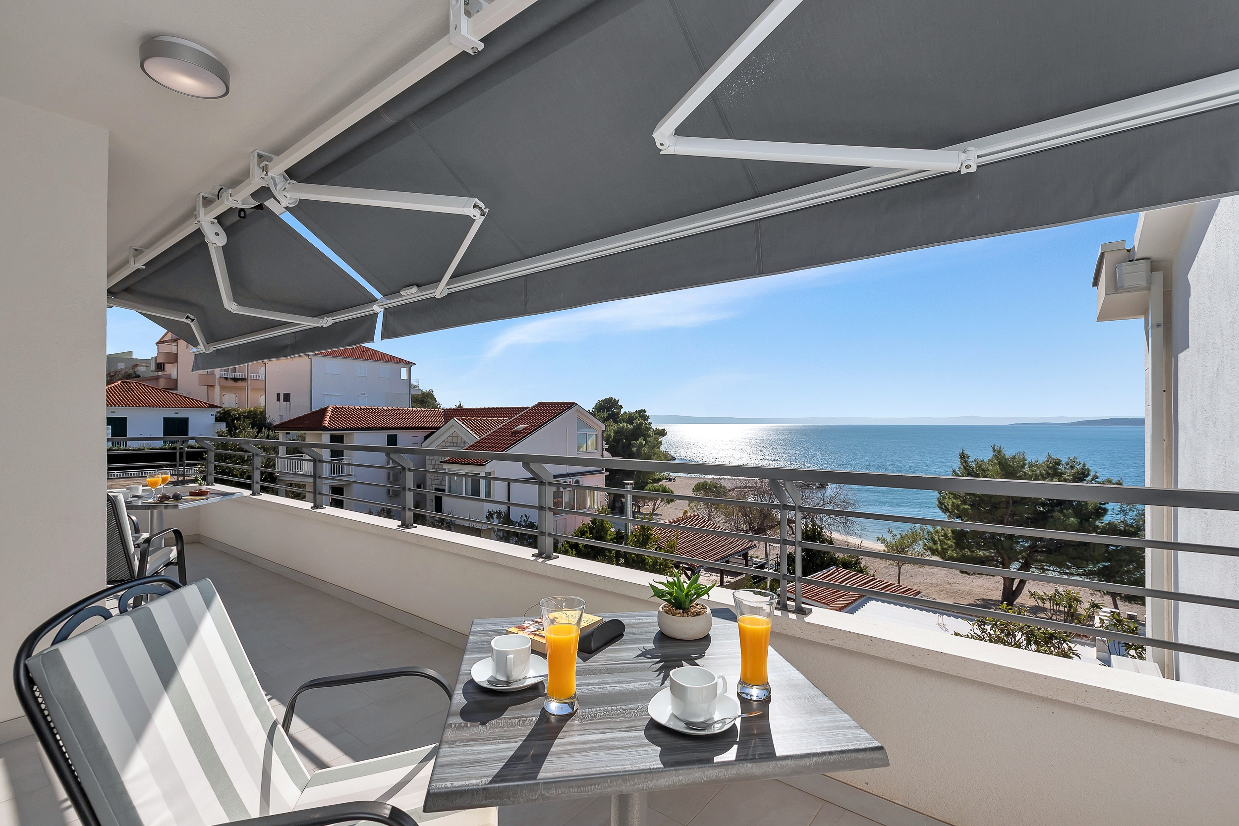 One bedroom apartment near beach Baška Voda (Makarska) (A-2578-b)