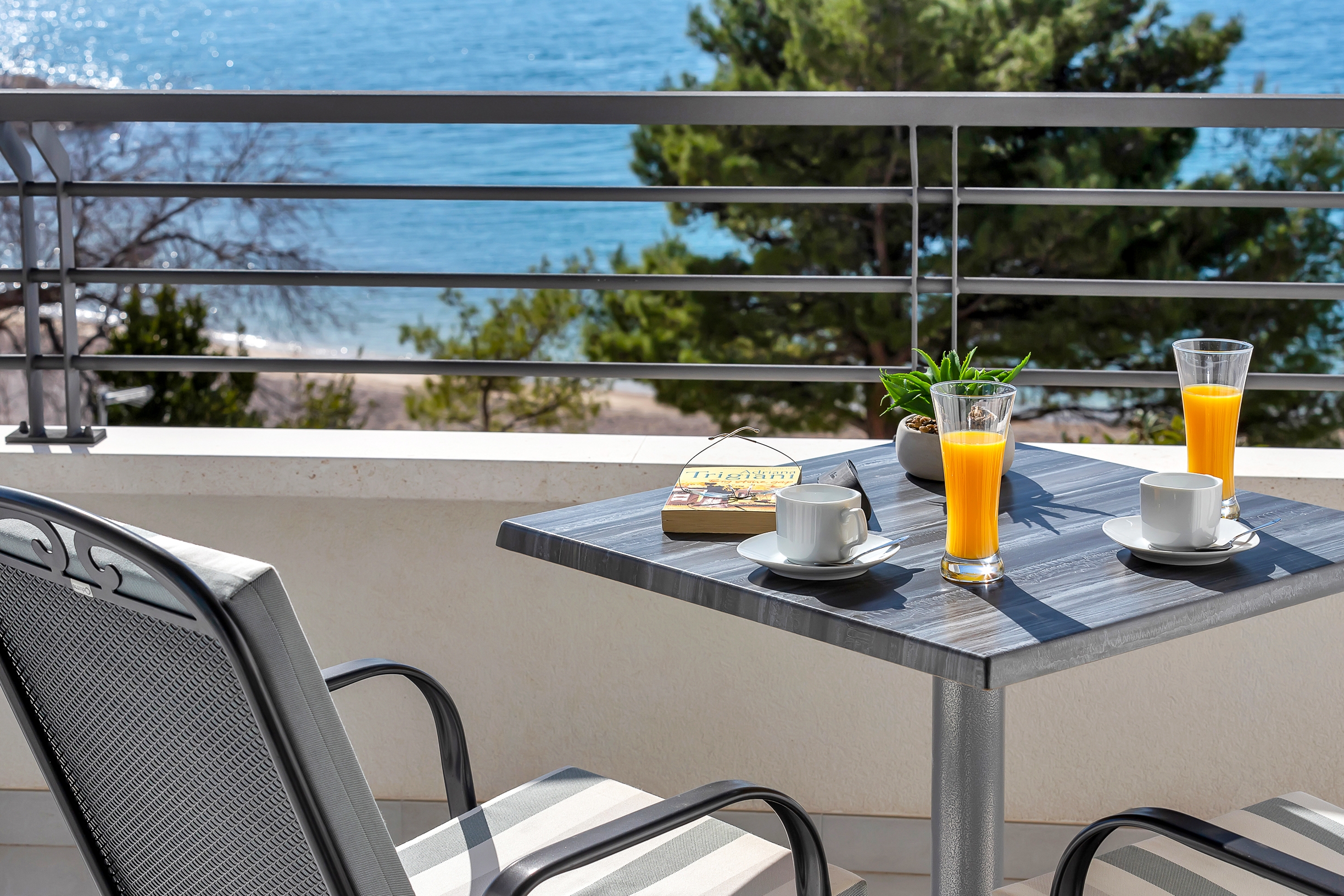 One bedroom apartment near beach Baška Voda, Makarska  A-b
