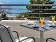 Baška Voda, Terrace in the apartment, with a sea view and WiFi.