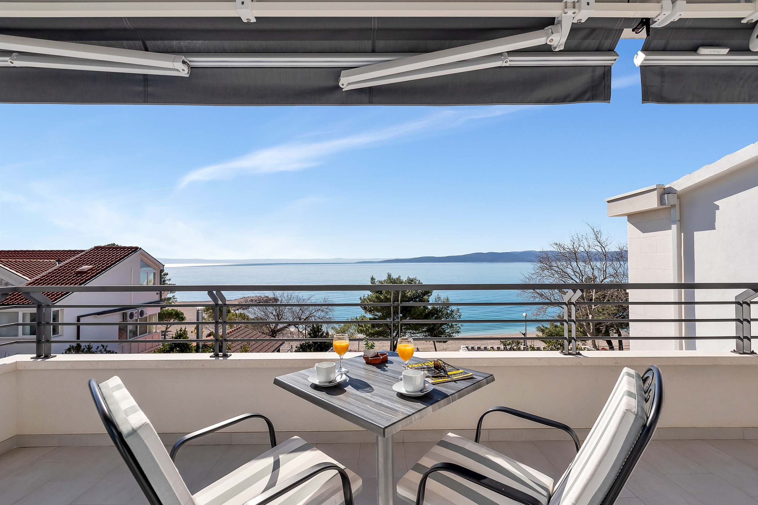 One bedroom apartment near beach Baška Voda, Makarska  A-b