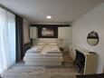 Spavaća soba Baška Voda, Spavaća soba u smještaju tipa studio-apartment, WiFi.