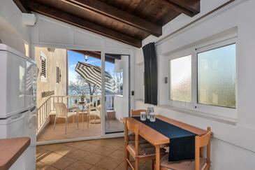 Baška Voda, Столовая в размещении типа studio-apartment, WiFi.