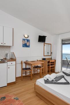 Baška Voda, Esszimmer in folgender Unterkunftsart studio-apartment, Klimaanlage vorhanden und WiFi.