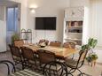 Baška Voda, Makarska, Courtyard 2578 - Apartments and Rooms near sea with pebble beach.