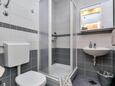 Ванная комната Baška Voda, Ванная комната в размещении типа room, WiFi.