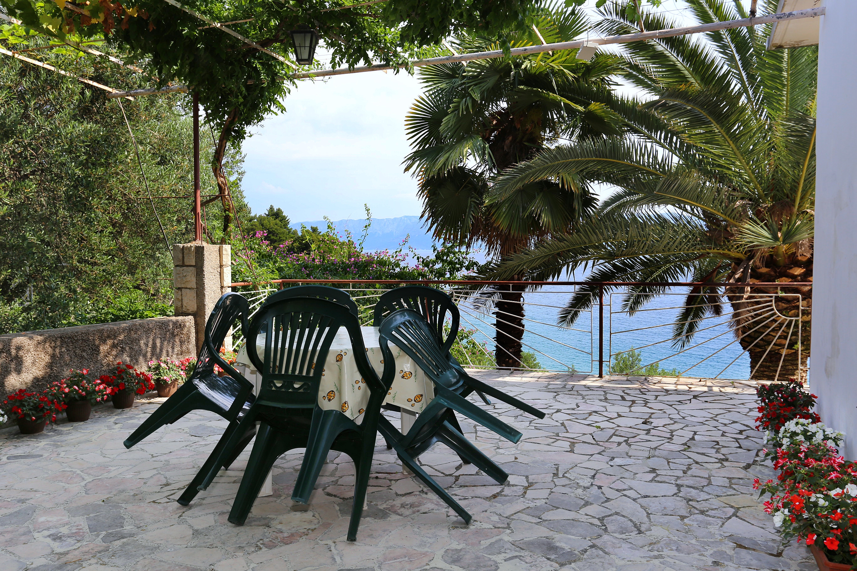 Jednosobni apartman uz plažu Trpanj, Pelješac  A-d