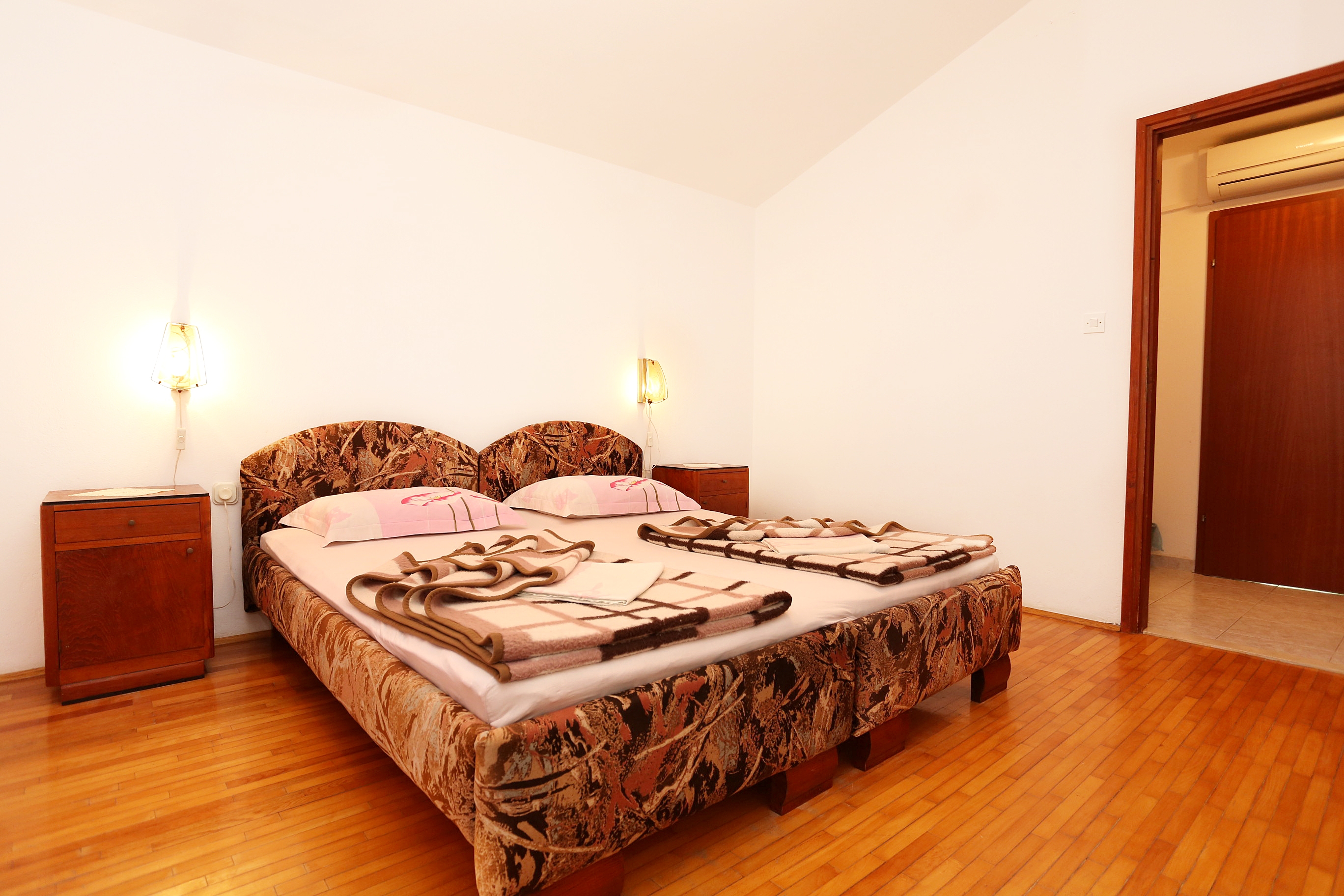 Room near beach Trpanj, Pelješac (S-258-a) Room near beach Trpanj, Pelješac (S-258-a)