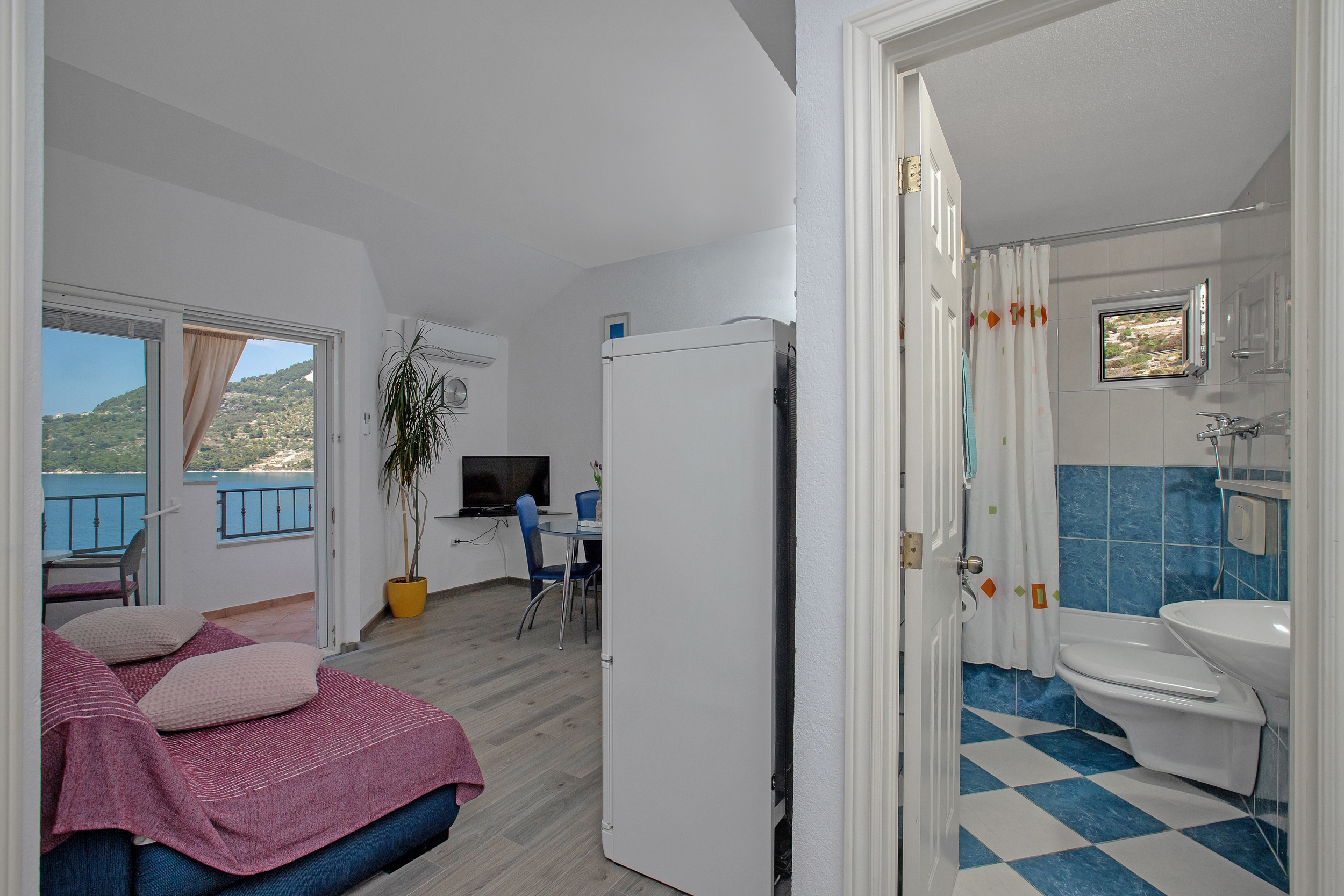 One bedroom apartment with terrace and sea view Drašnice, Makarska  A-a
