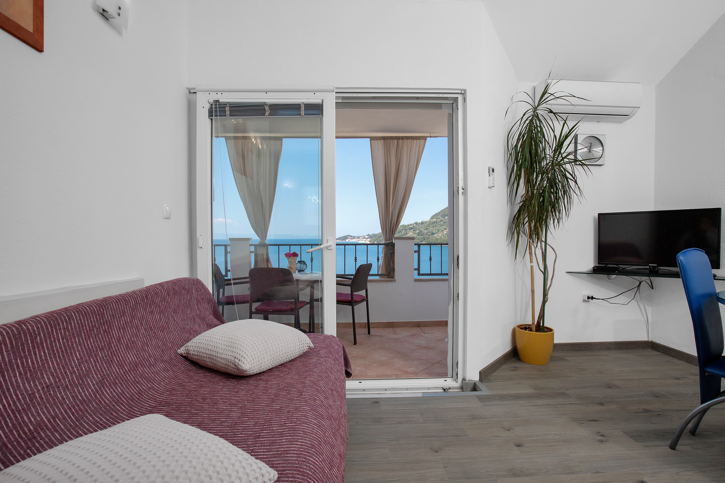 One bedroom apartment with terrace and sea view Drašnice, Makarska (A-2581-a) One bedroom apartment with terrace and sea view Drašnice, Makarska (A-2581-a)