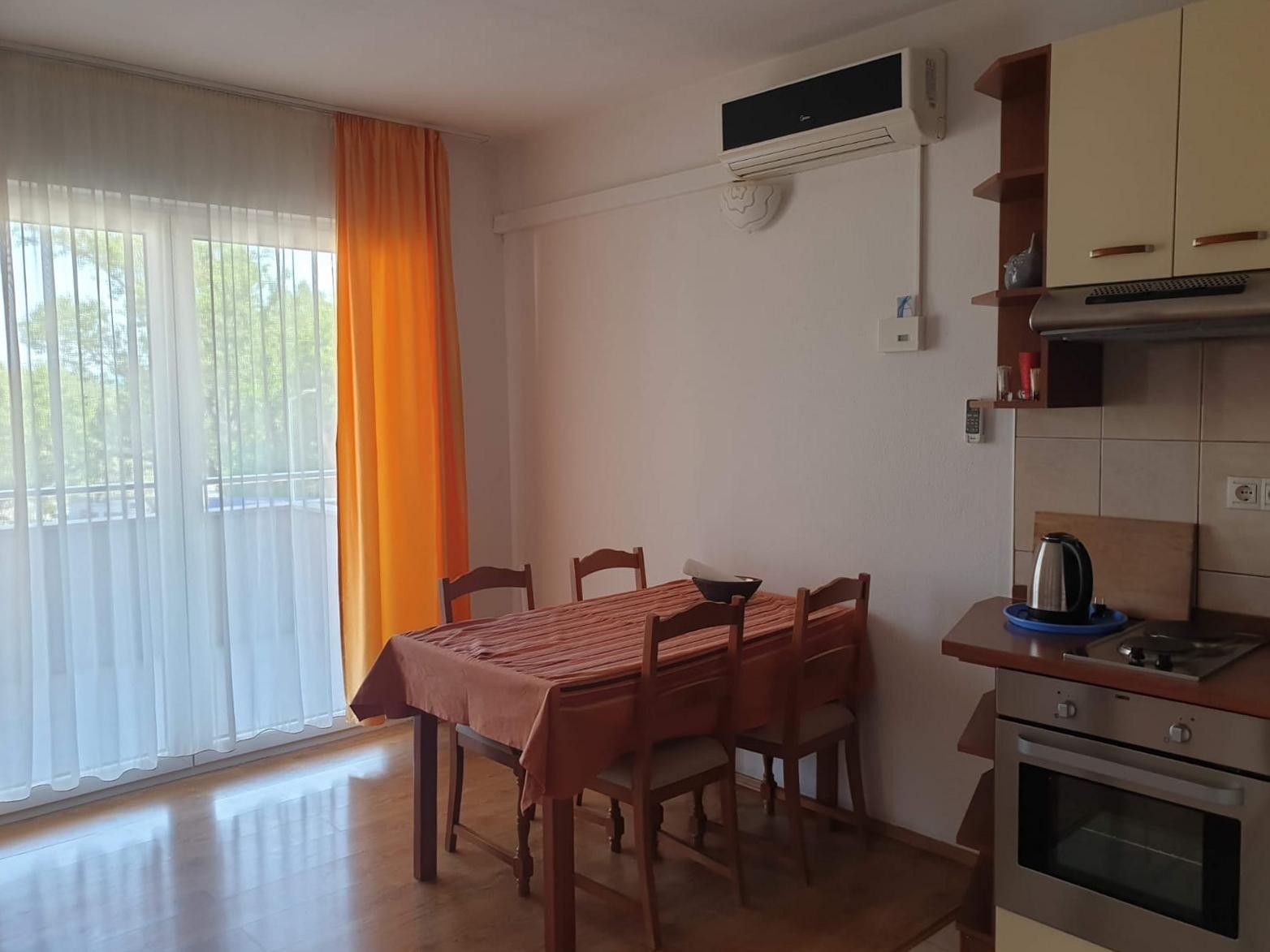 Two bedroom apartment with balcony Omiš (A-25816-a) Two bedroom apartment with balcony Omiš (A-25816-a)