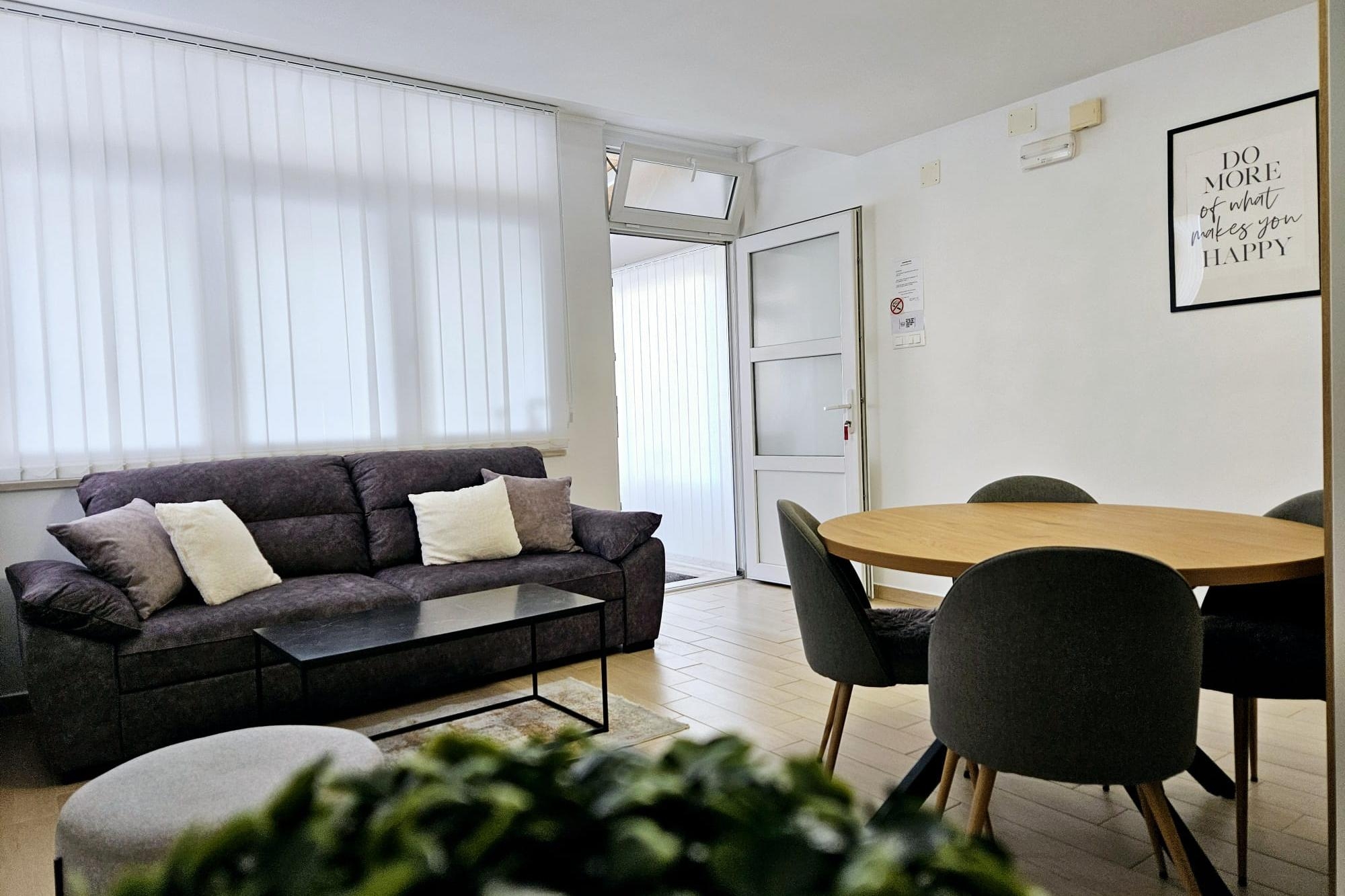 Two bedroom apartment with terrace Makarska (A-25826-a) Two bedroom apartment with terrace Makarska (A-25826-a)