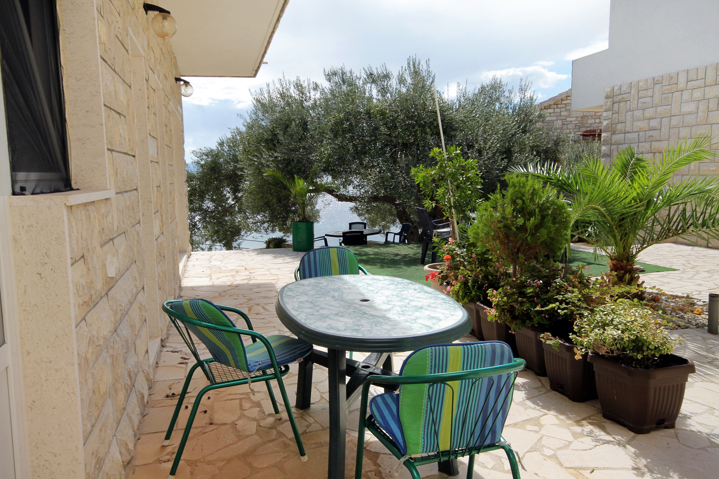 Studio flat near beach Cove Jedra, Hvar (AS-2583-a) Studio flat near beach Cove Jedra, Hvar (AS-2583-a)