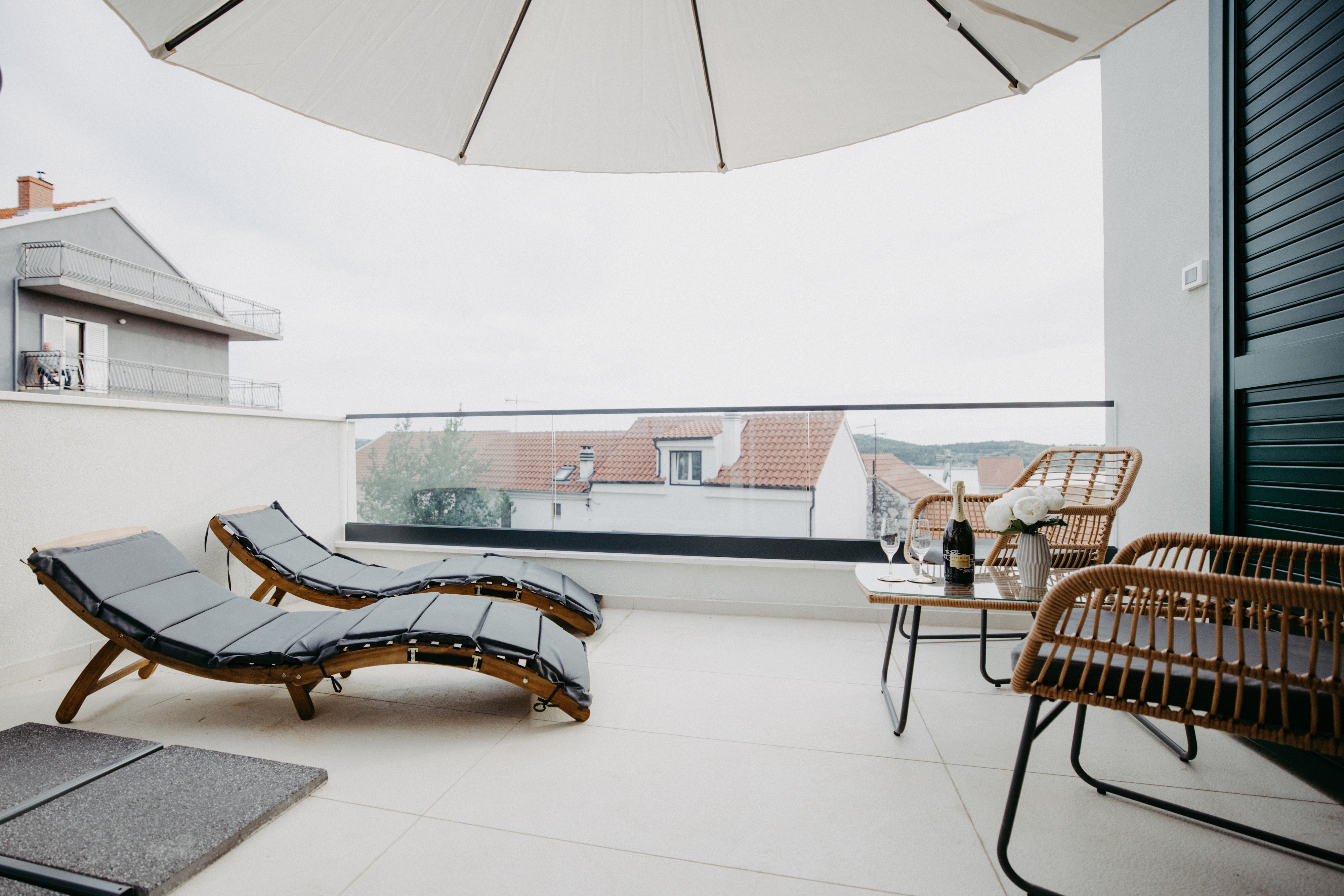Studio flat with terrace and sea view Šibenik (AS-25853-a)
