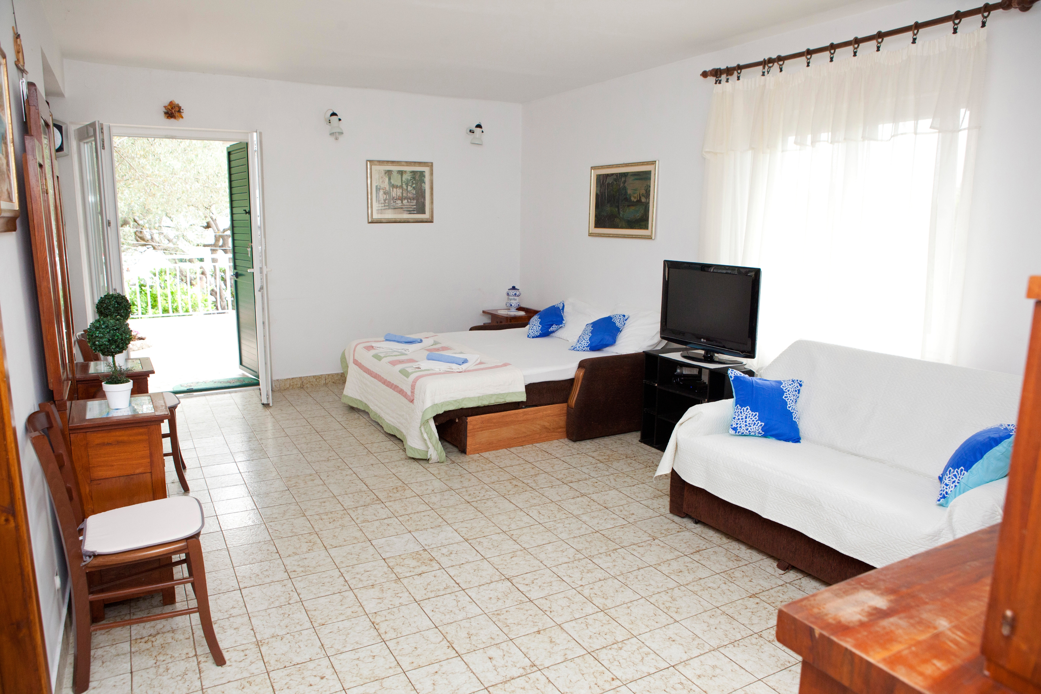 One bedroom apartment with terrace Promajna, Makarska (A-2588-c) One bedroom apartment with terrace Promajna, Makarska (A-2588-c)
