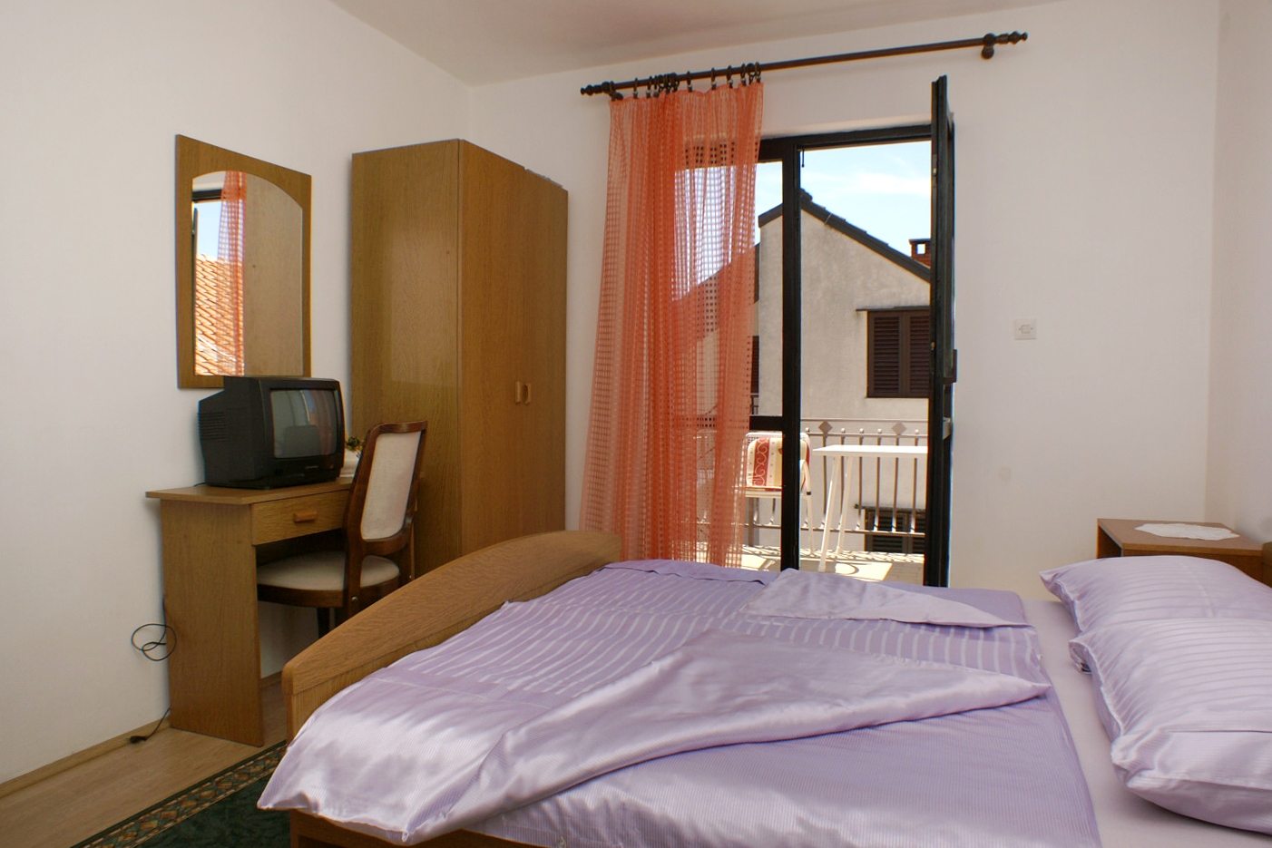 Three bedroom apartment with terrace and sea view Podaca, Makarska  A-a