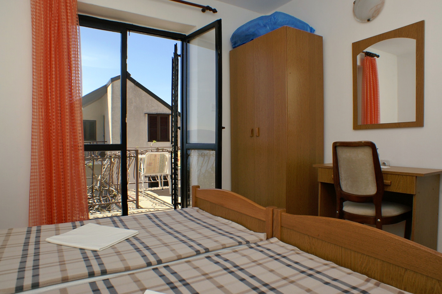Three bedroom apartment with terrace and sea view Podaca, Makarska  A-a