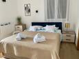 Promajna, Bedroom in the studio-apartment, WiFi.