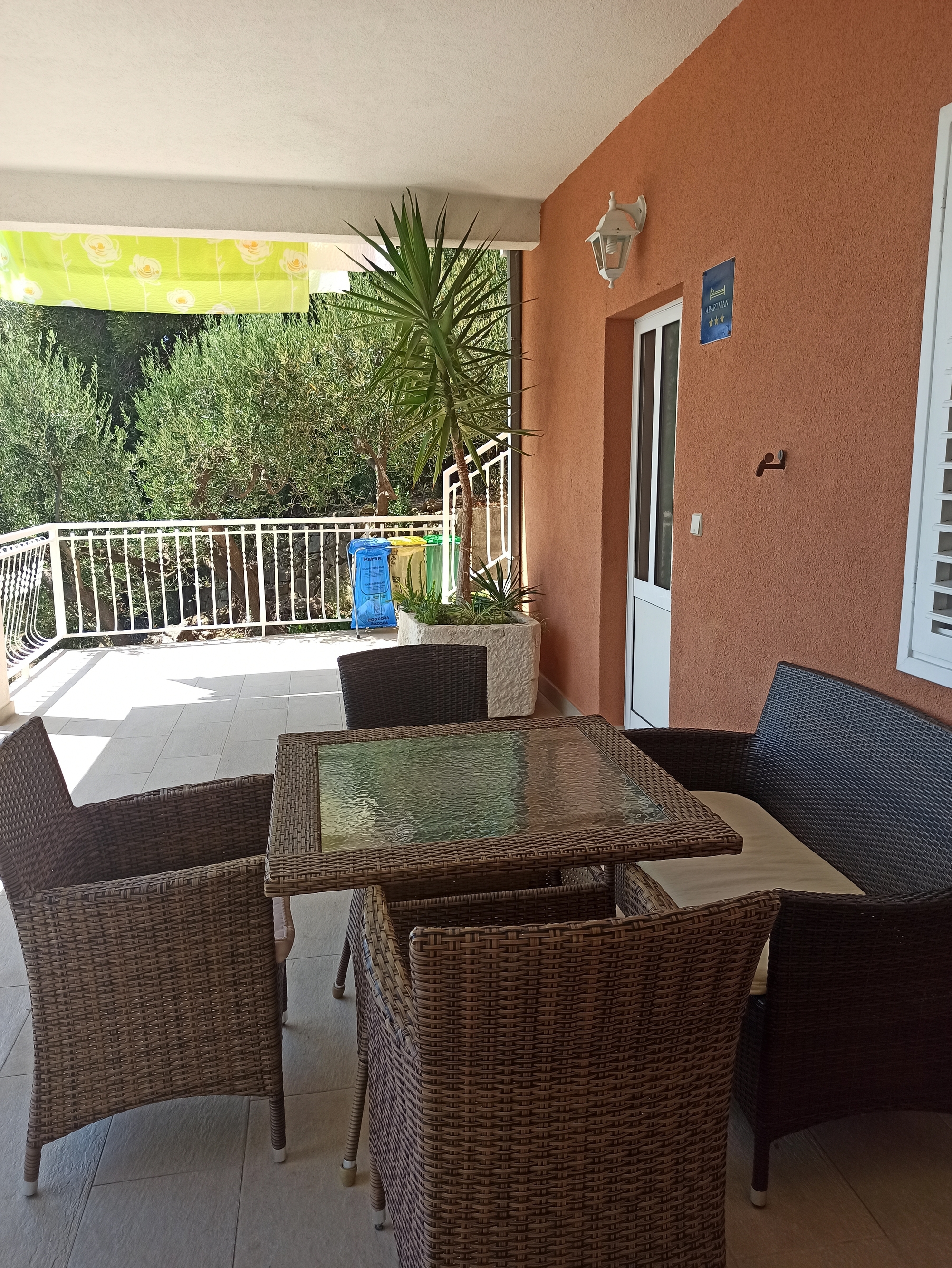 One bedroom apartment with terrace and sea view Podgora, Makarska  A-a