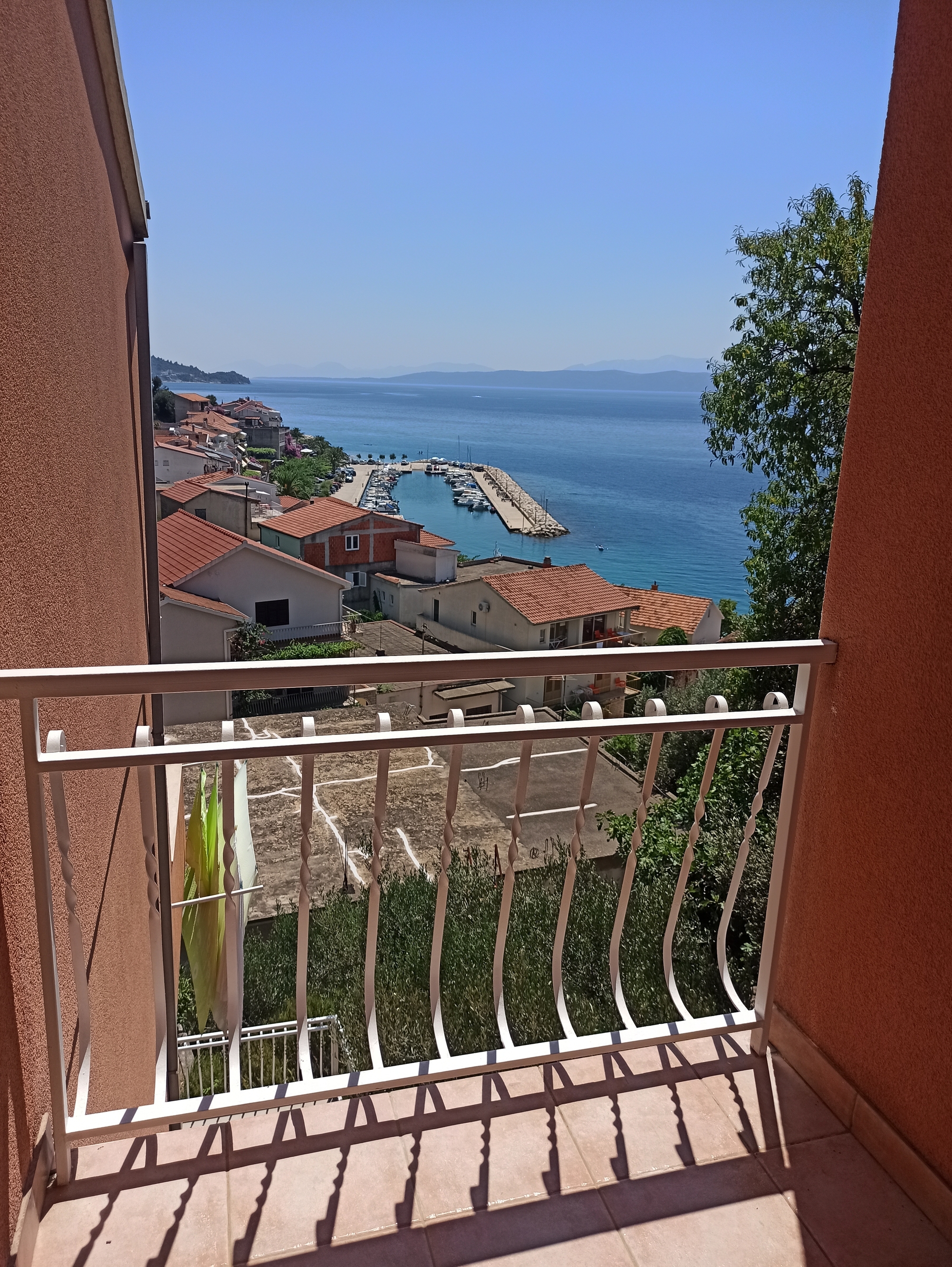 One bedroom apartment with terrace and sea view Podgora, Makarska  A-b
