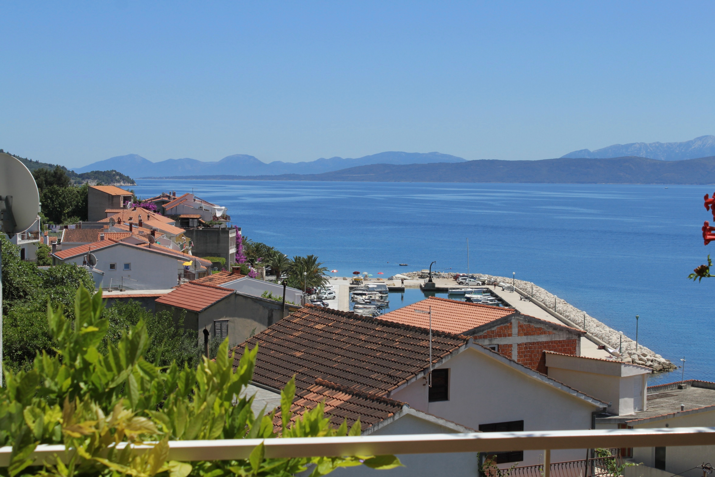 Two bedroom apartment with terrace and sea view Podgora, Makarska  A-b
