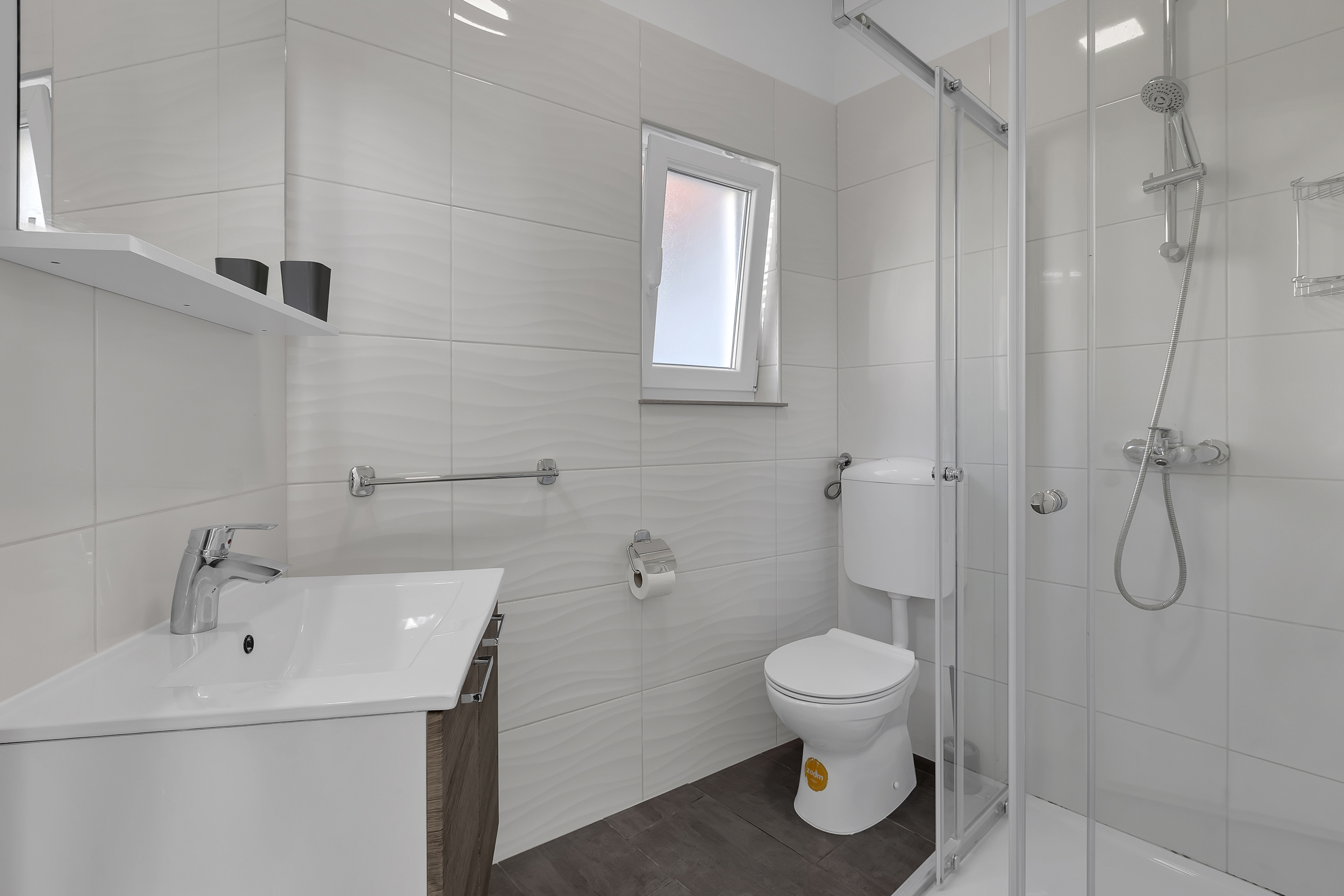 Three bedroom apartment near beach Podgora, Makarska  A-a