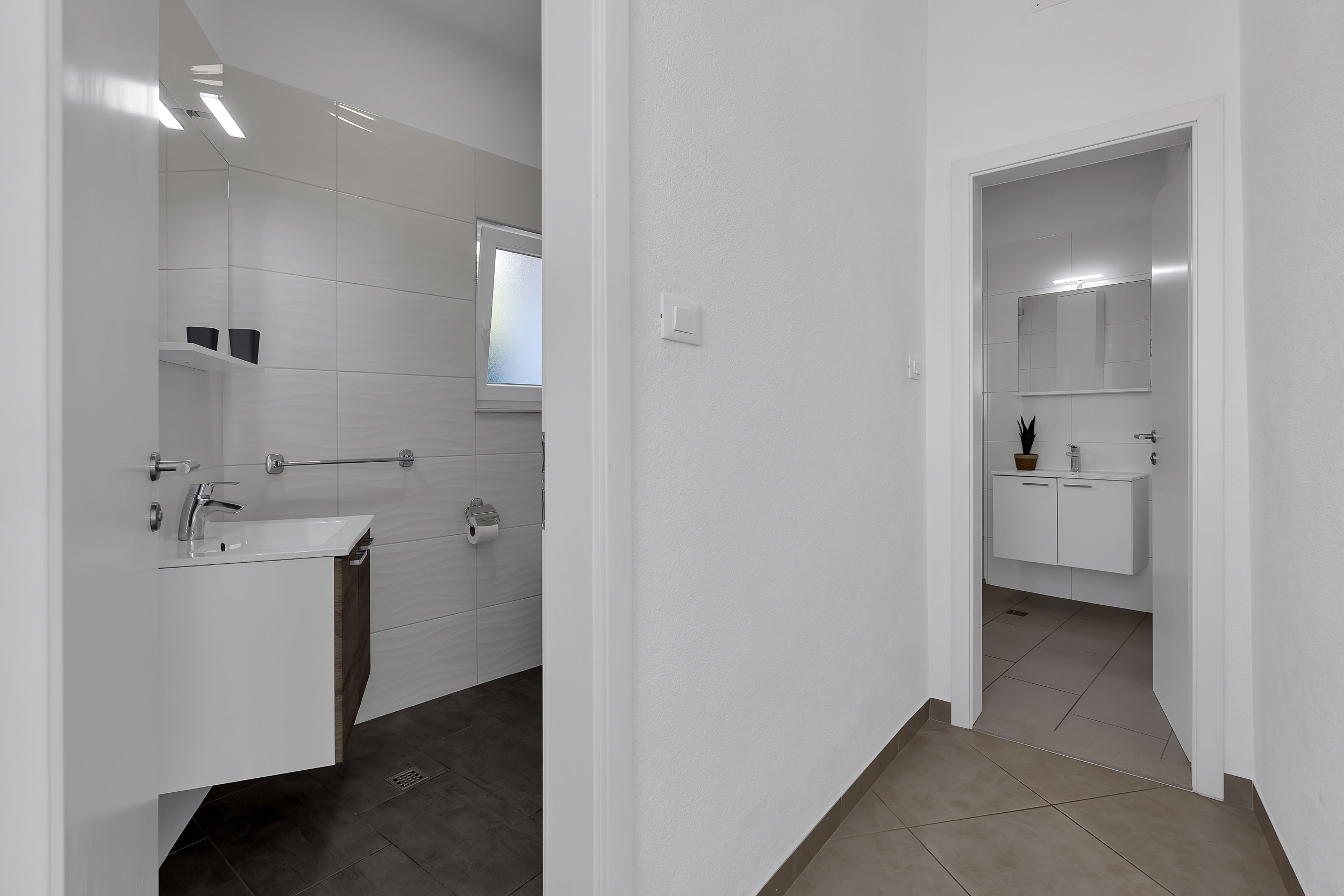 Three bedroom apartment near beach Podgora, Makarska  A-a