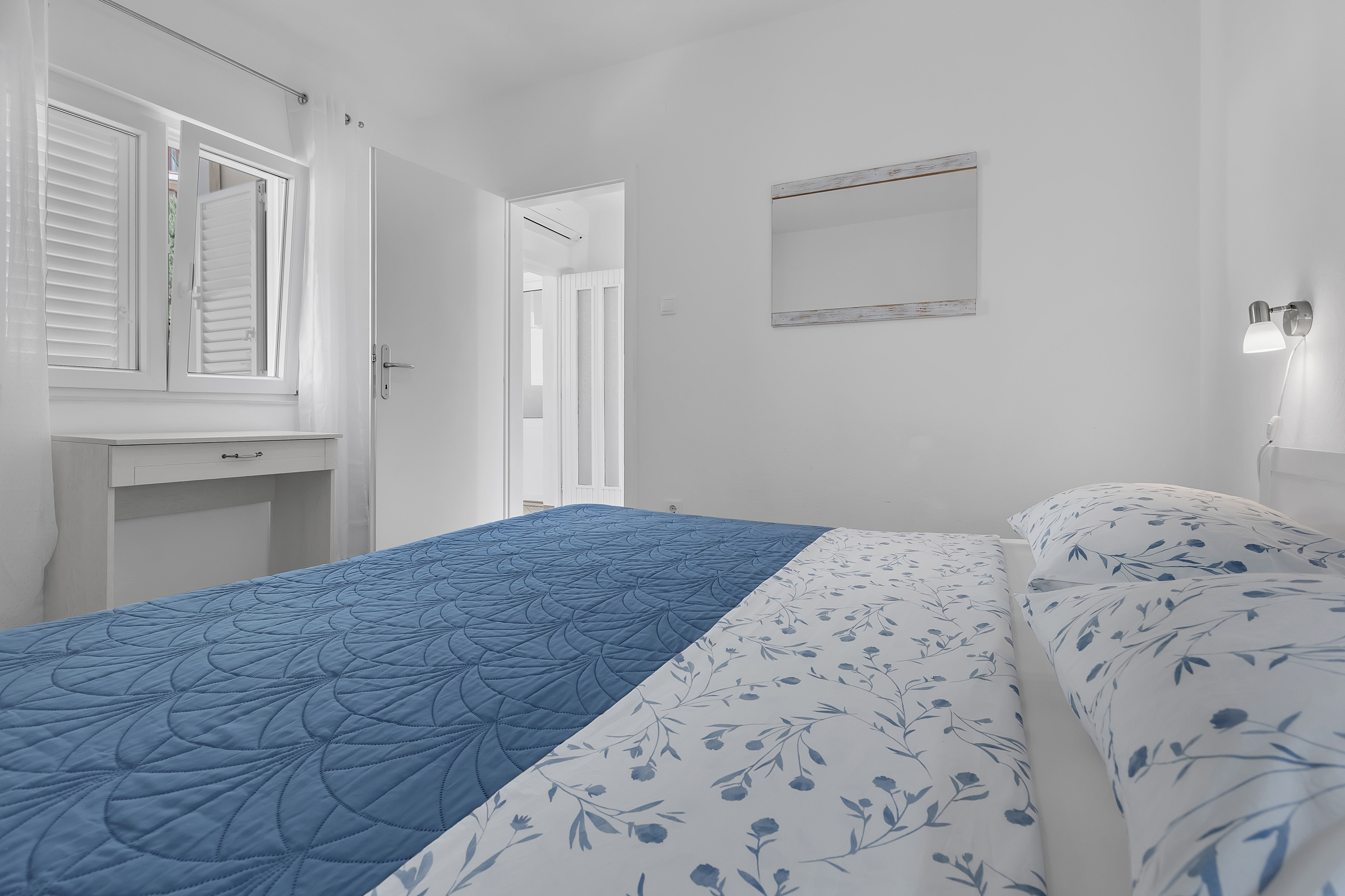 Three bedroom apartment near beach Podgora, Makarska  A-a