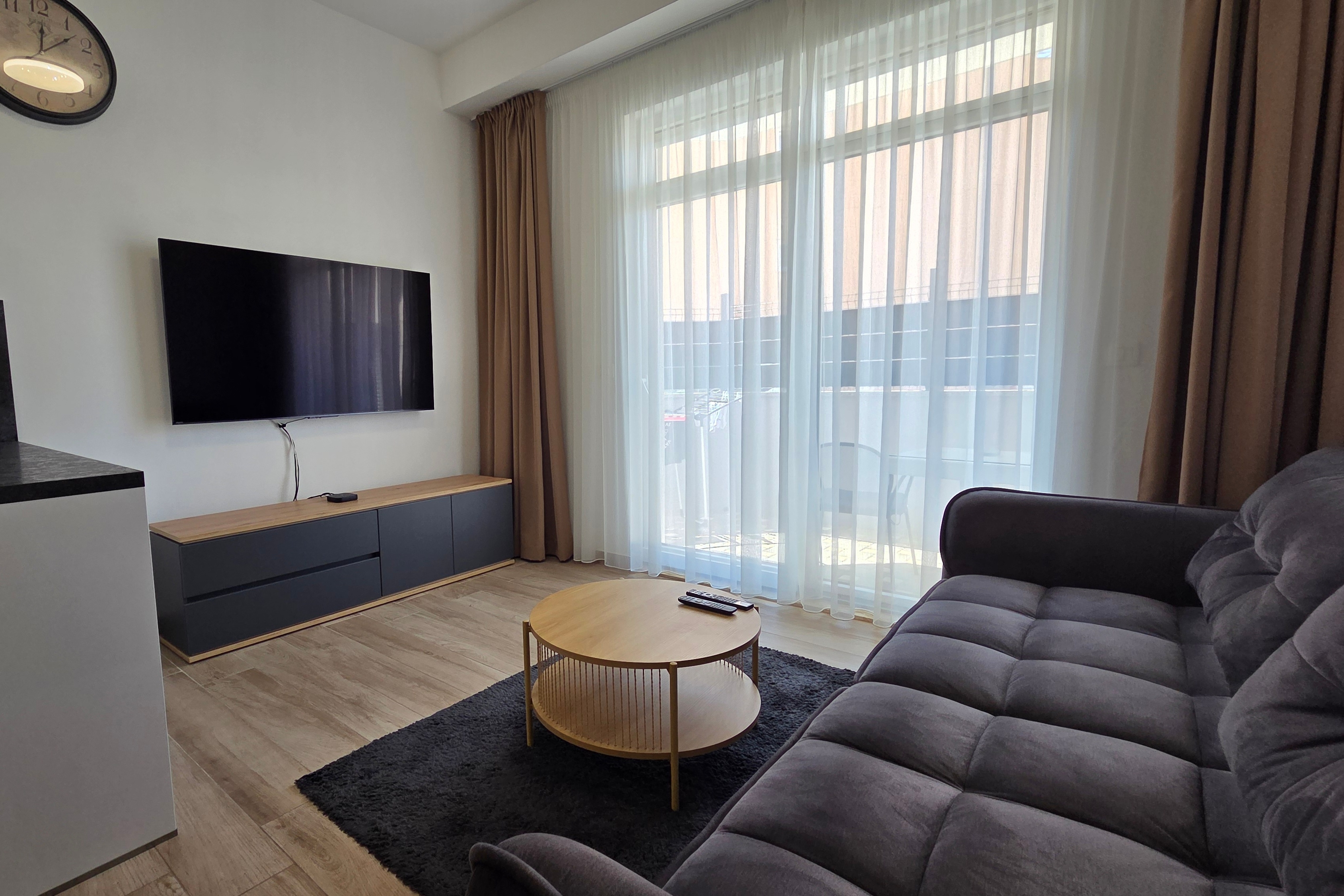 Appartement dune chambre avec la terrasse Podstrana, Split (A-26028-a)