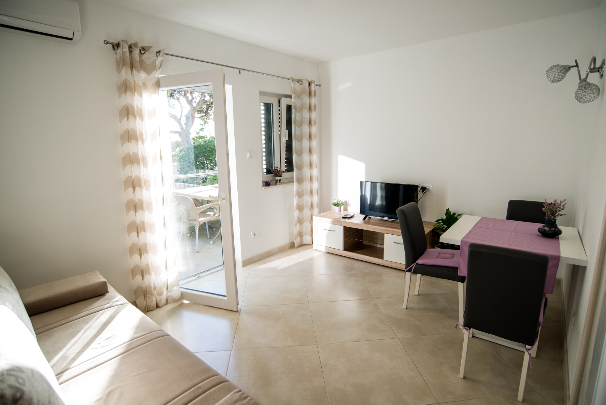 One bedroom apartment near beach Promajna, Makarska (A-2605-d) One bedroom apartment near beach Promajna, Makarska (A-2605-d)